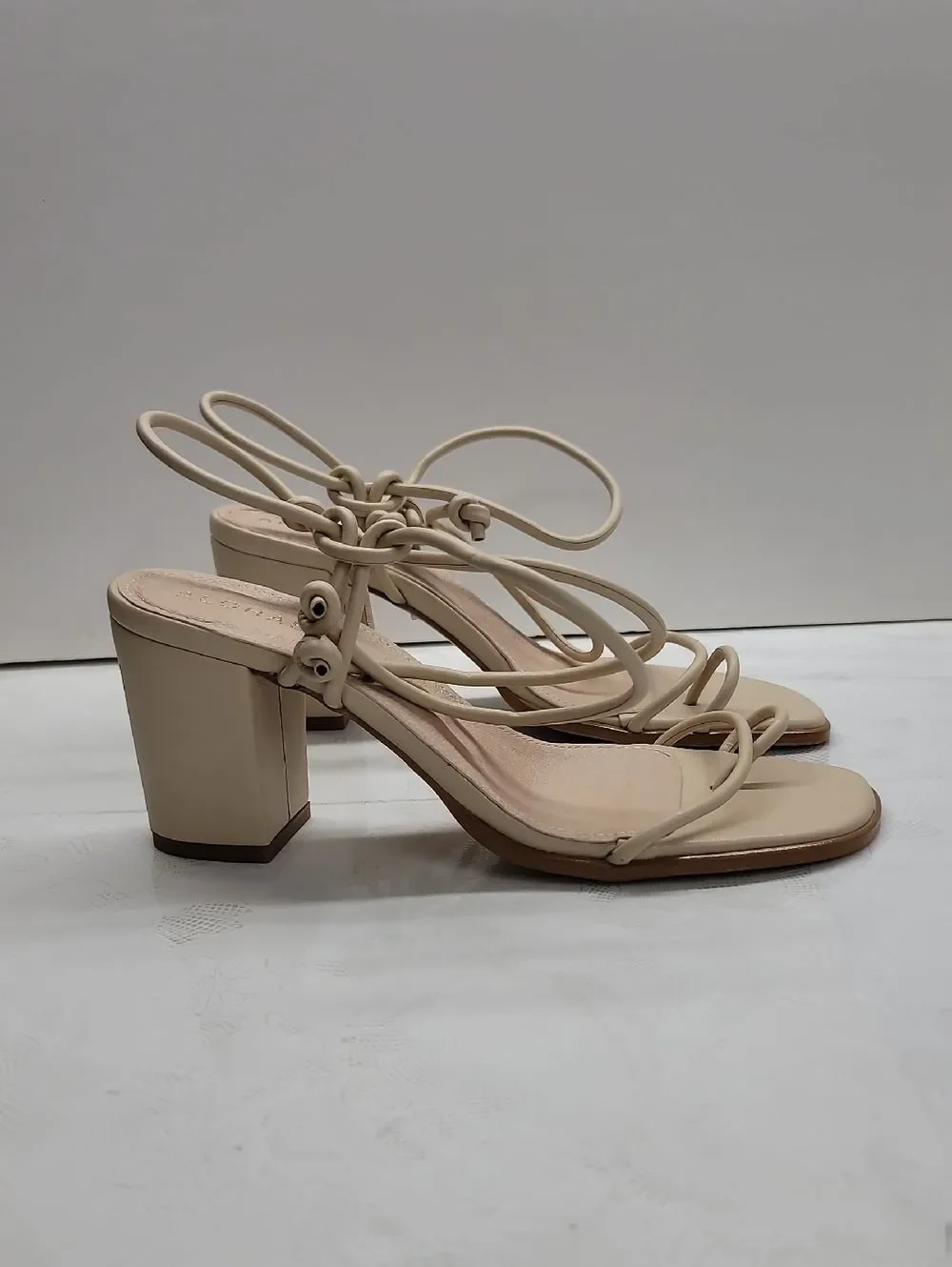 Alohas Grace Wrap Up Black Heel Sandals Size 40